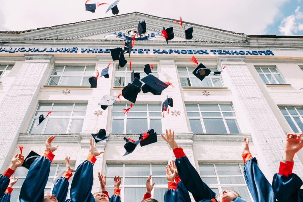 How to Make Money as a College Student: 18 Practical Ways to Start